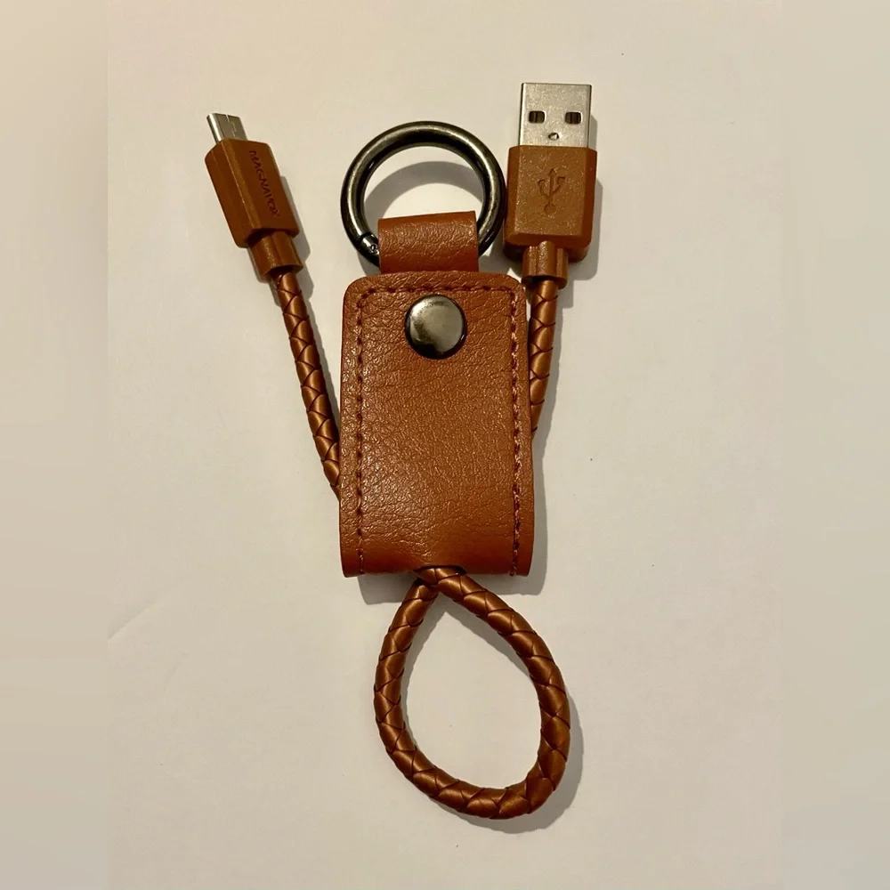 ❌Must Bundle❌🔌 Charger/USB Keychain NWT -Brown - Picture 4 of 6